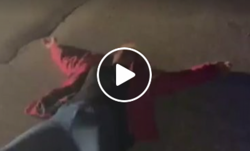 GLODENI // Imagini video cu o șoferiță care s-a dat în spectacol în fața poliției. Femeia a refuzat testarea alcoolscopică